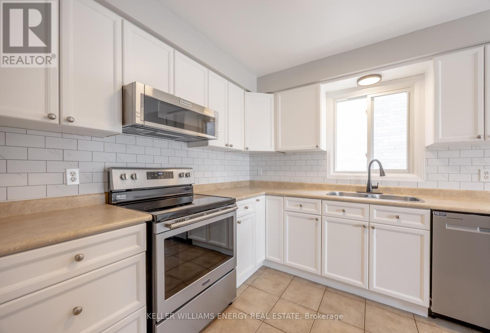 74 Trudeau Drive, Clarington, Ontario  L1C 4K2 - Photo 7 - E13738132