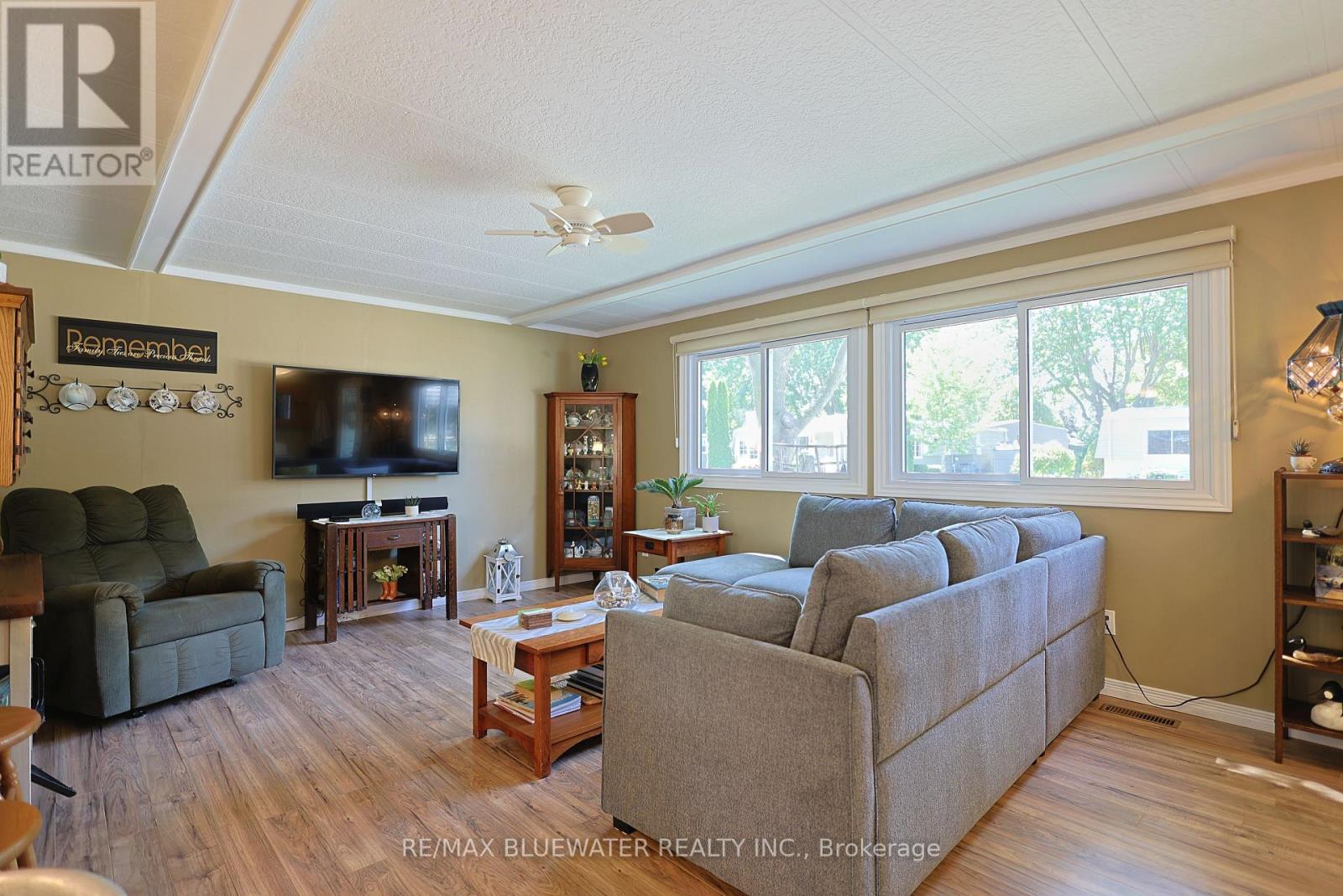 95 Shannon Boulevard, South Huron, Ontario  N0M 1T0 - Photo 4 - X13738104