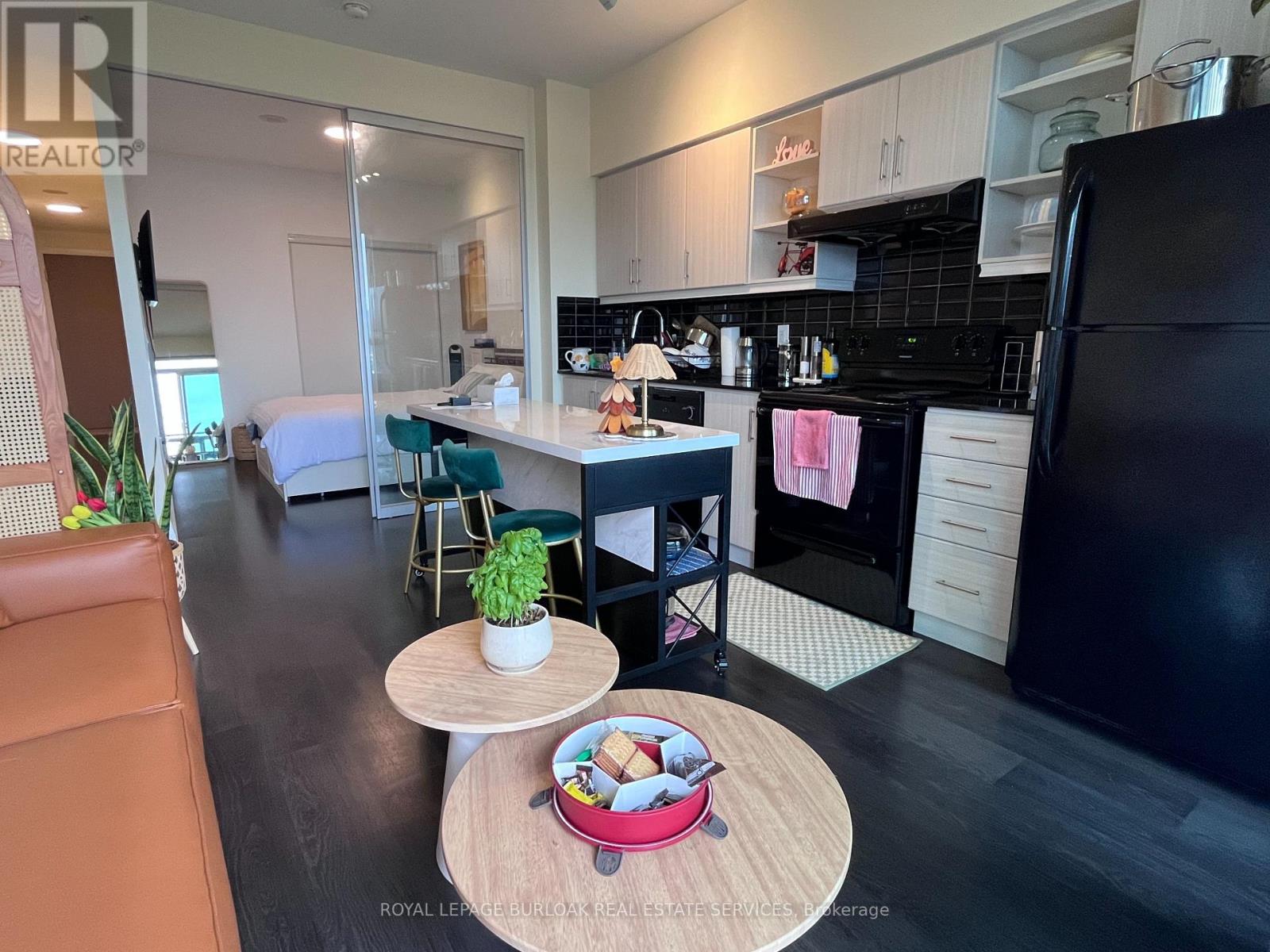 1208 - 160 Vanderhoof Avenue, Toronto, Ontario  M5R 2H8 - Photo 18 - C13738102