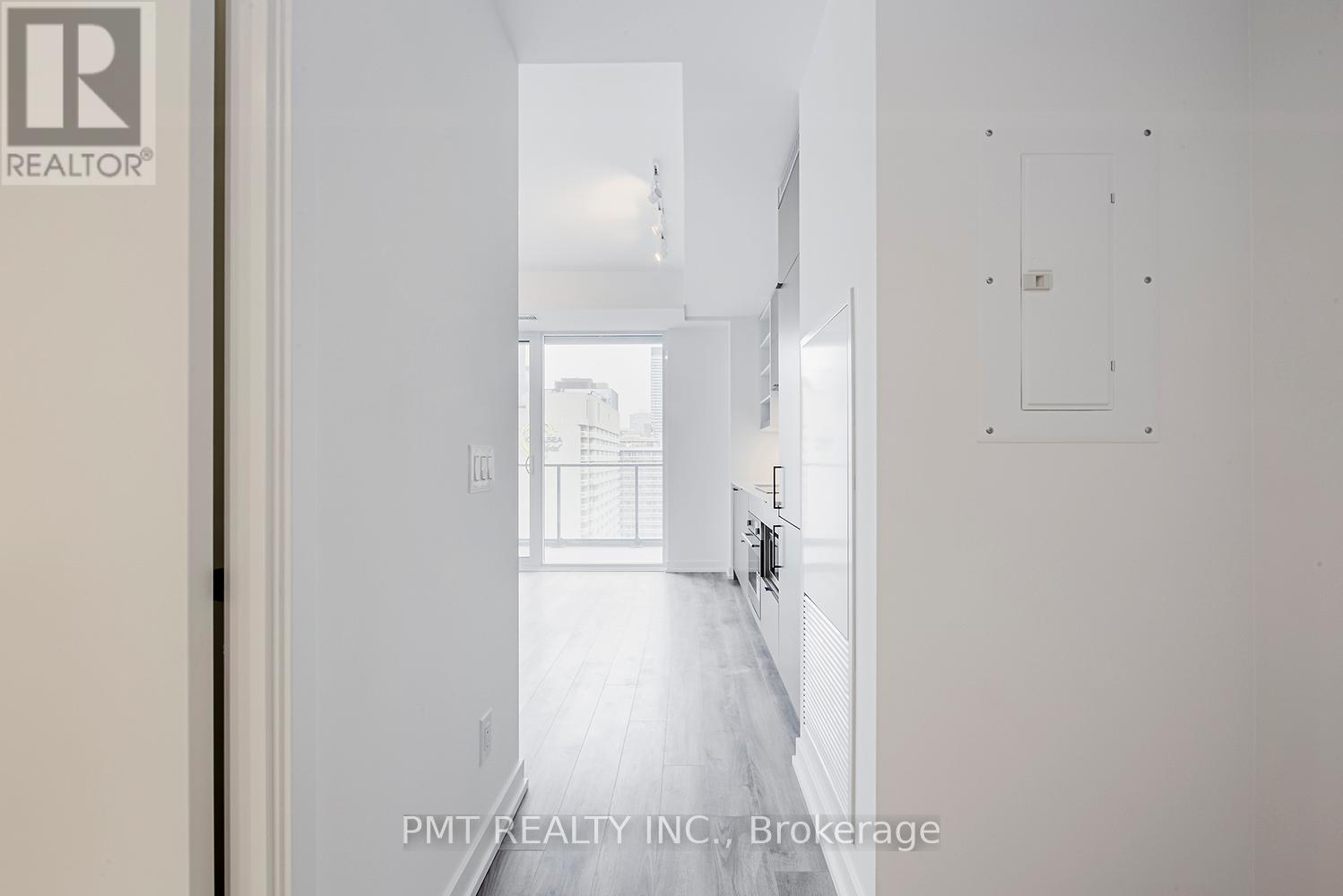 1901 - 20 Edward Street, Toronto, Ontario  M5G 0C5 - Photo 14 - C13738114
