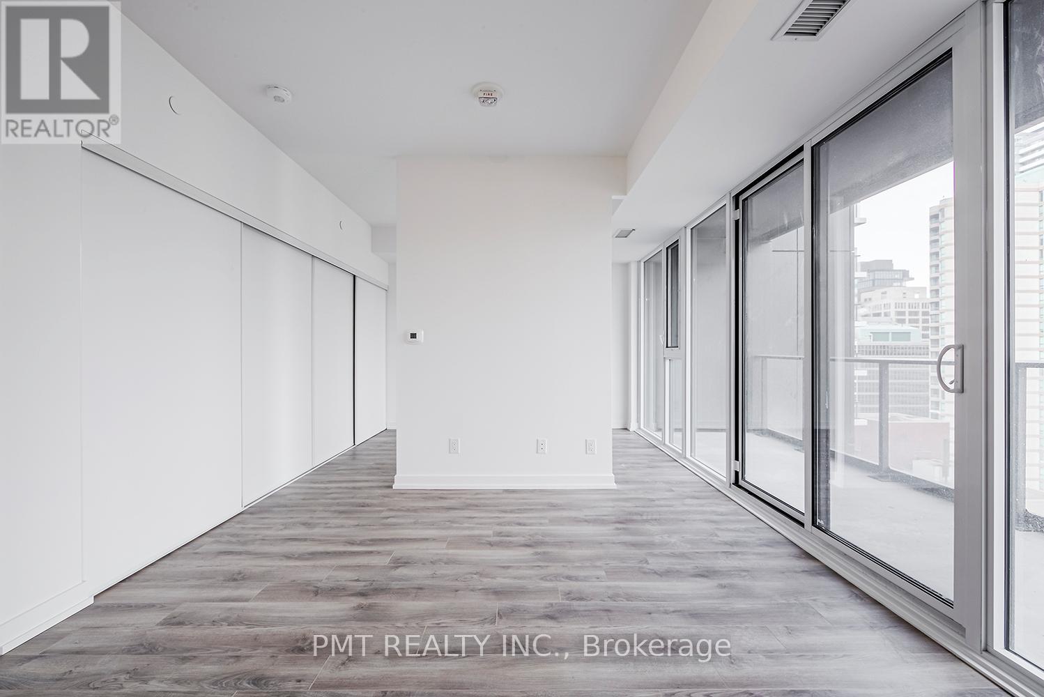 1901 - 20 Edward Street, Toronto, Ontario  M5G 0C5 - Photo 7 - C13738114