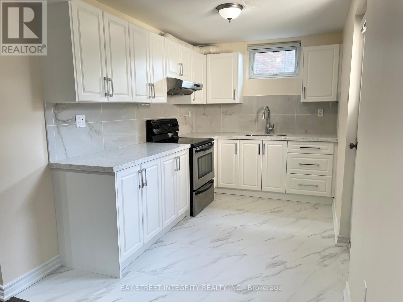 61 Morbank Drive, Toronto, Ontario  M1V 2M1 - Photo 2 - E13738066