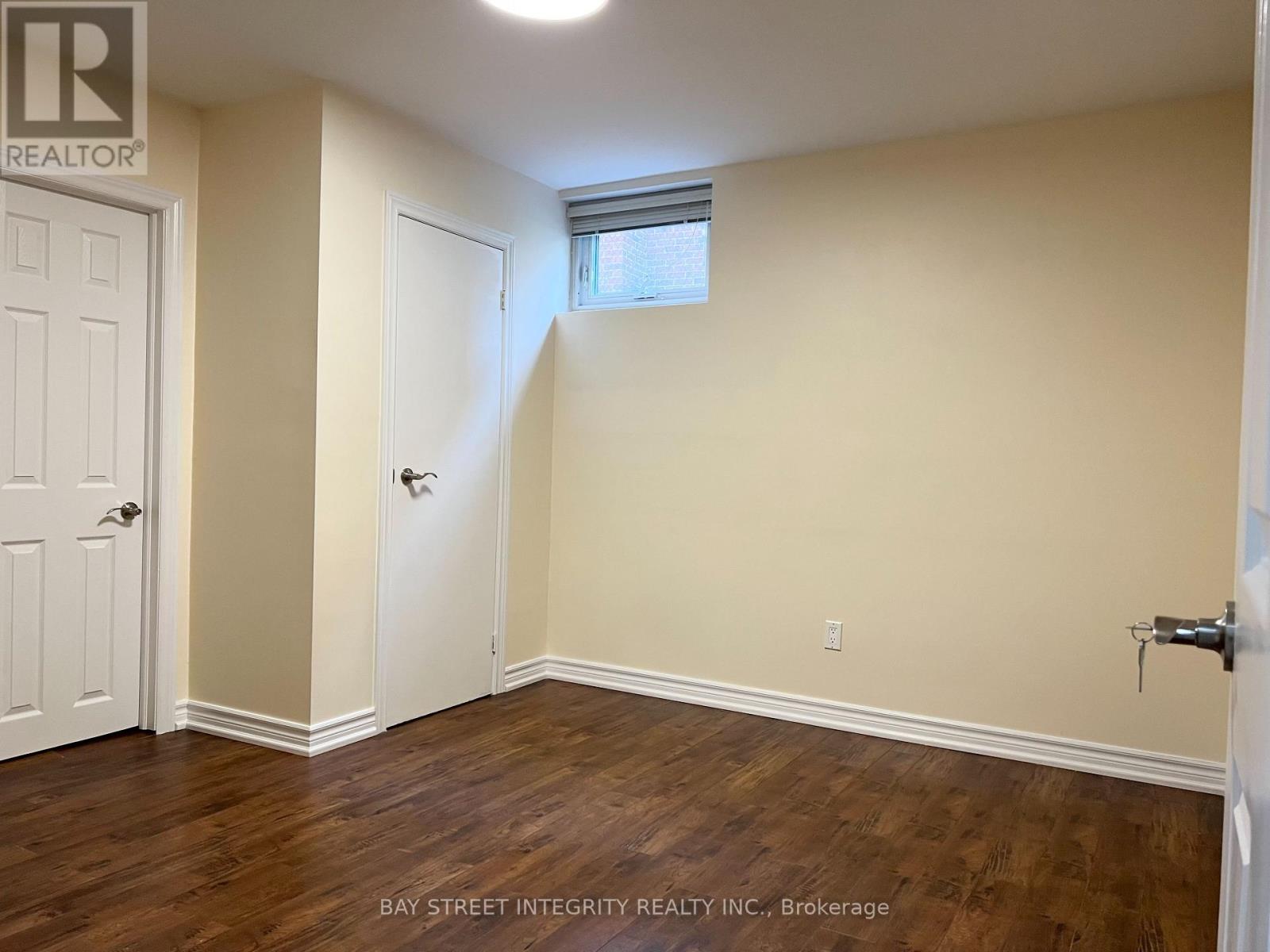61 Morbank Drive, Toronto, Ontario  M1V 2M1 - Photo 3 - E13738066