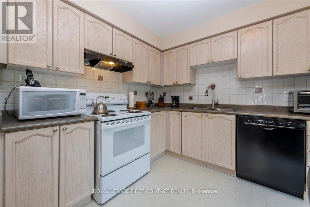 28 Pass Court, Barrie, Ontario  L4N 5R9 - Photo 17 - S13738100