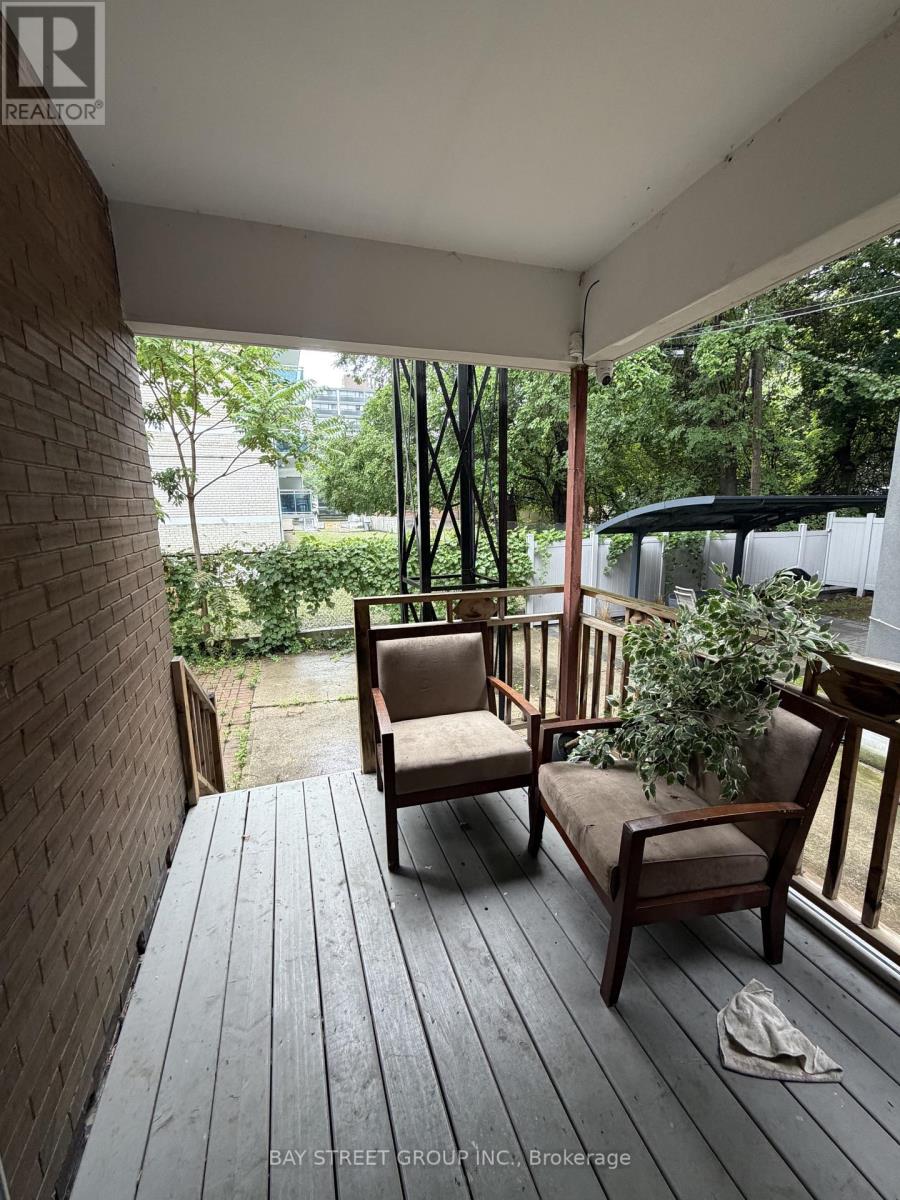 Main And Lower - 33 Dalton Road, Toronto, Ontario  M5R 2Y8 - Photo 13 - C13654088