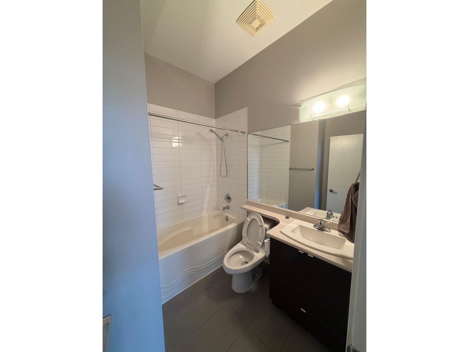 531 13733 107a Avenue, Surrey, British Columbia  V3T 0B7 - Photo 4 - R3157680