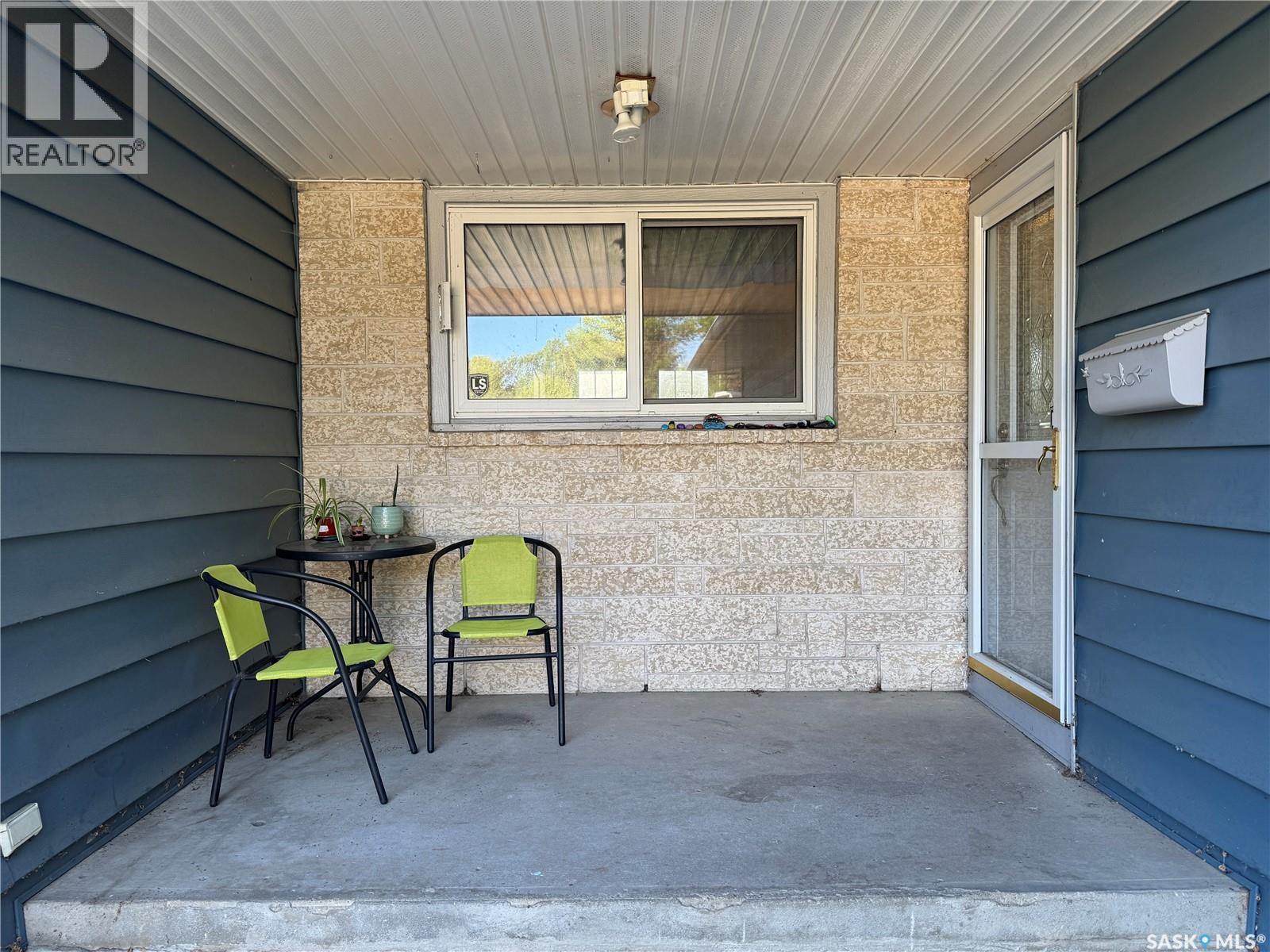 1209 Shannon Road, Regina, Saskatchewan  S4S 5K9 - Photo 2 - SK047321