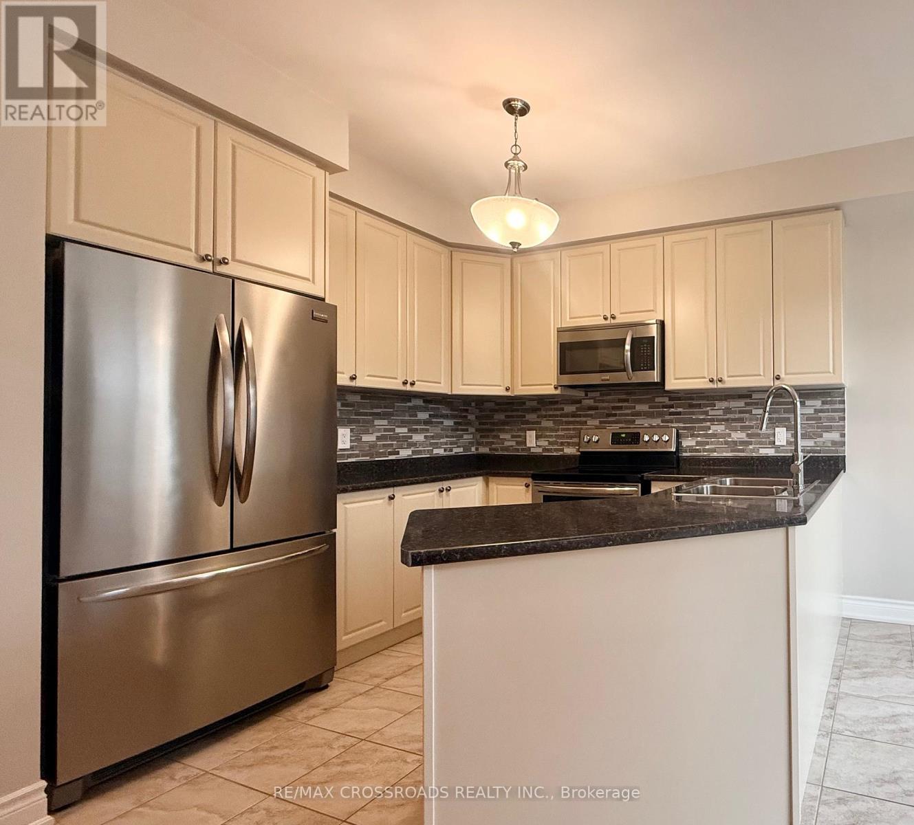 347 Luck Court, Newmarket, Ontario  L3X 0J5 - Photo 9 - N13734264