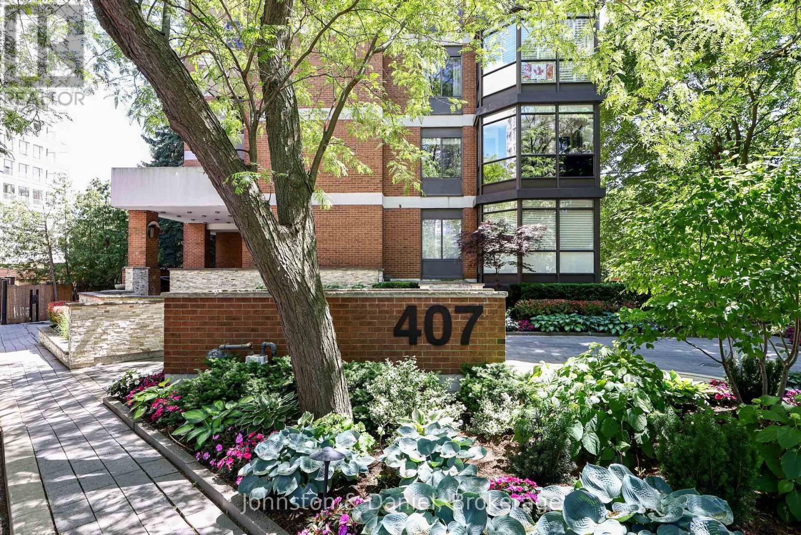 401 - 407 WALMER ROAD, Toronto, Ontario