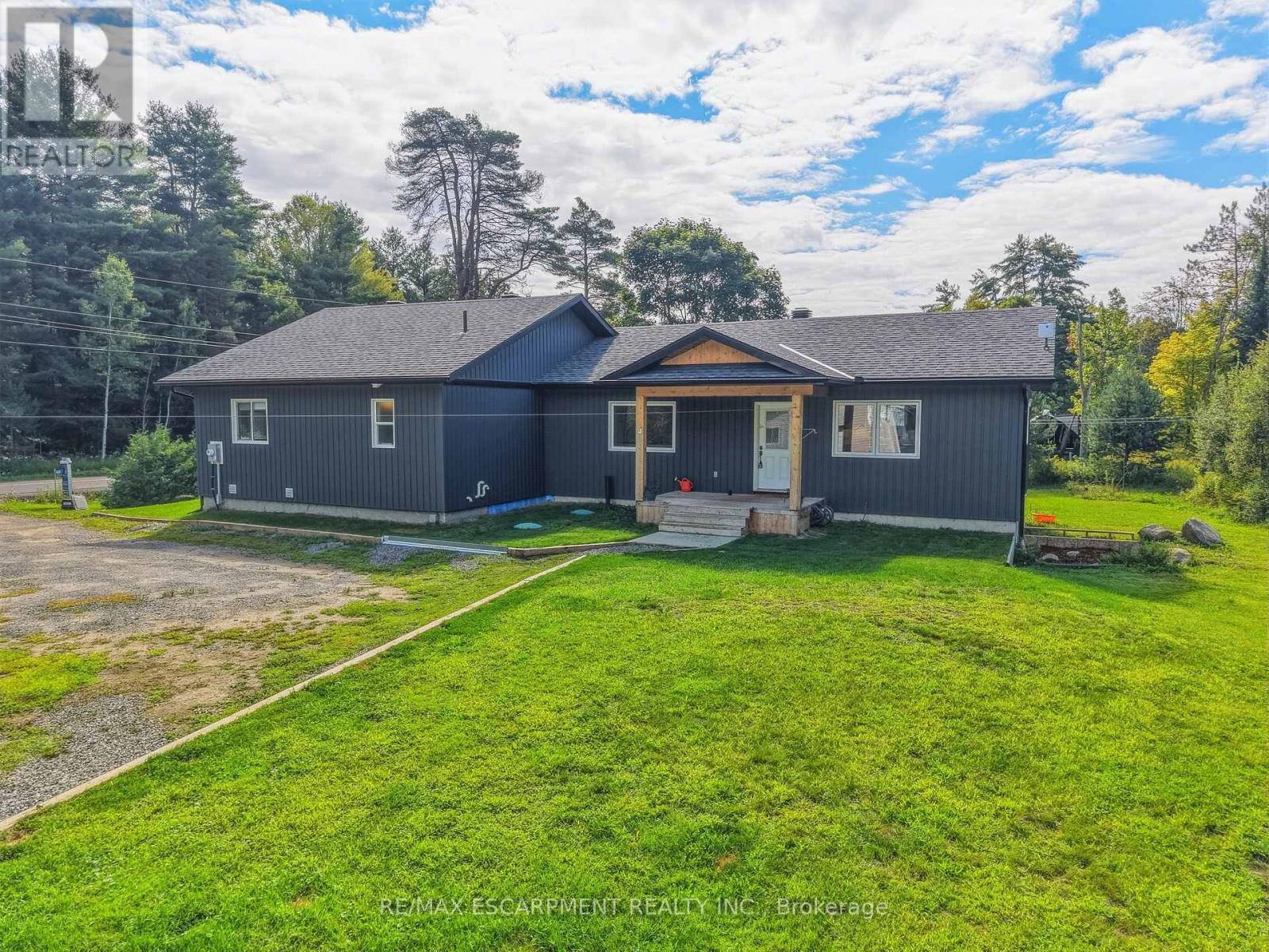 400 RAYMOND ROAD, Muskoka Lakes, Ontario