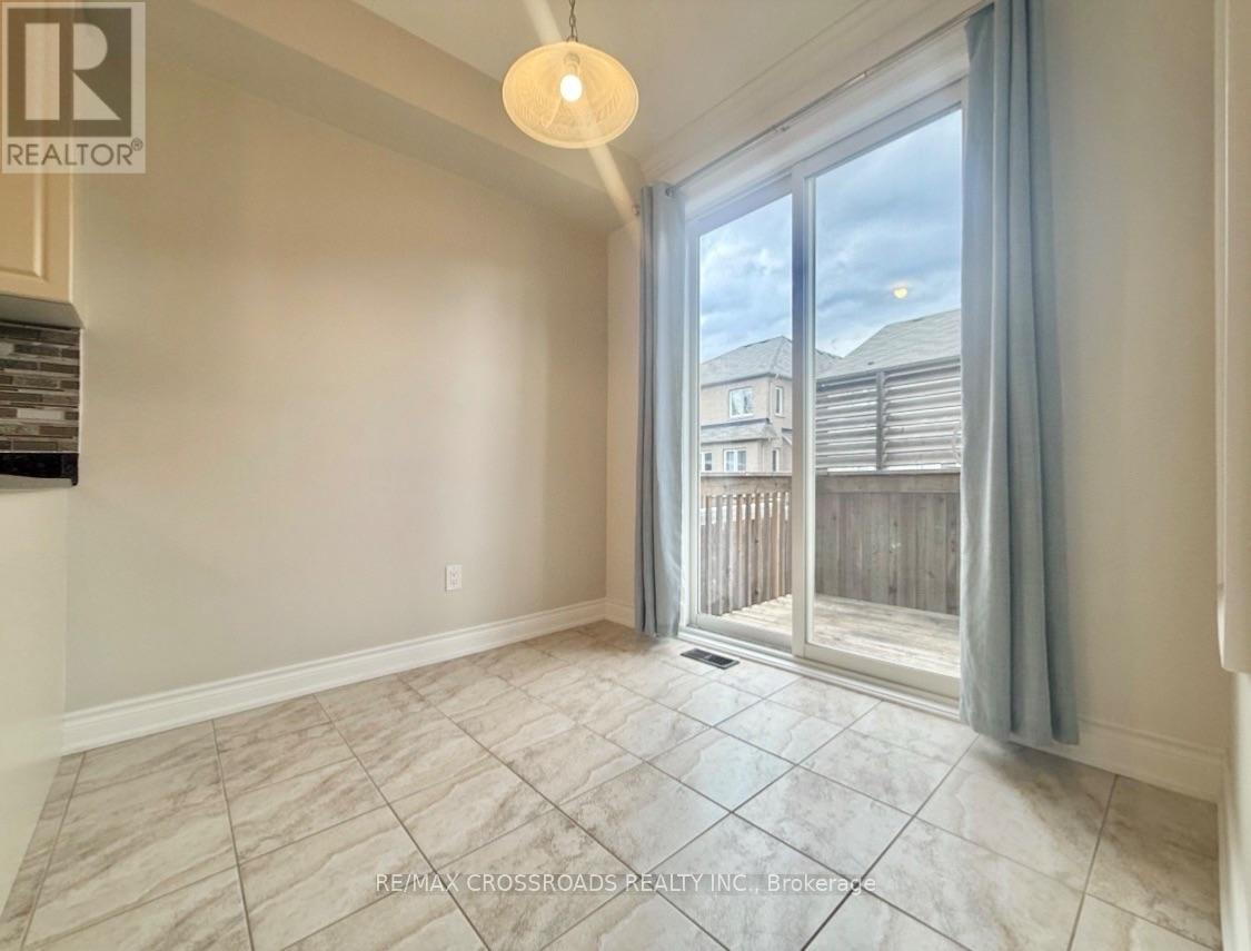347 Luck Court, Newmarket, Ontario  L3X 0J5 - Photo 11 - N13734264