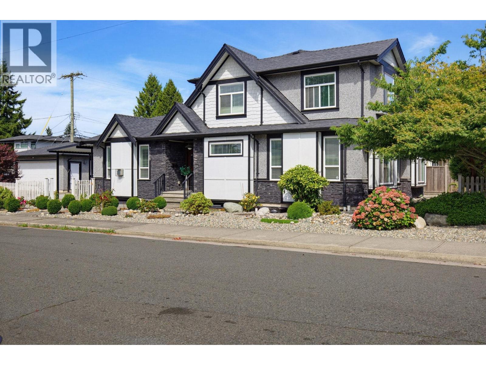 7888 Coquitlam Street, Burnaby, British Columbia  V3N 0E5 - Photo 3 - R3160923