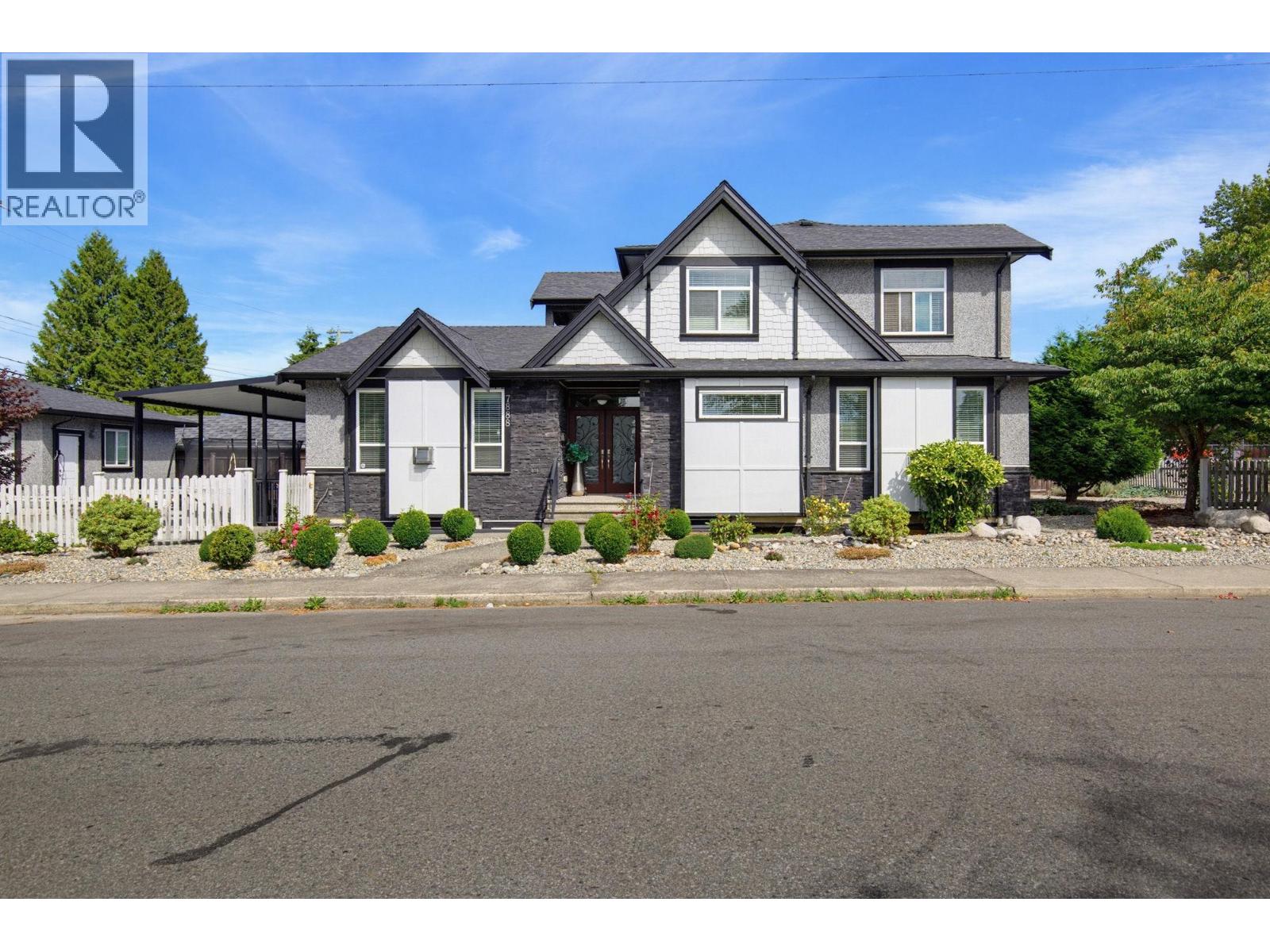 7888 Coquitlam Street, Burnaby, British Columbia  V3N 0E5 - Photo 1 - R3160923