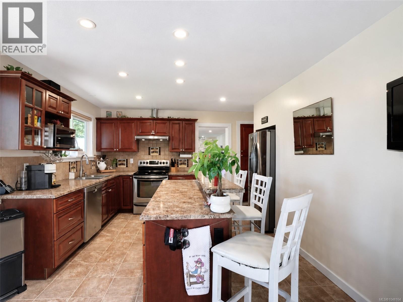 904 Rankin Rd, Esquimalt, British Columbia  V9A 6V6 - Photo 8 - 1048164