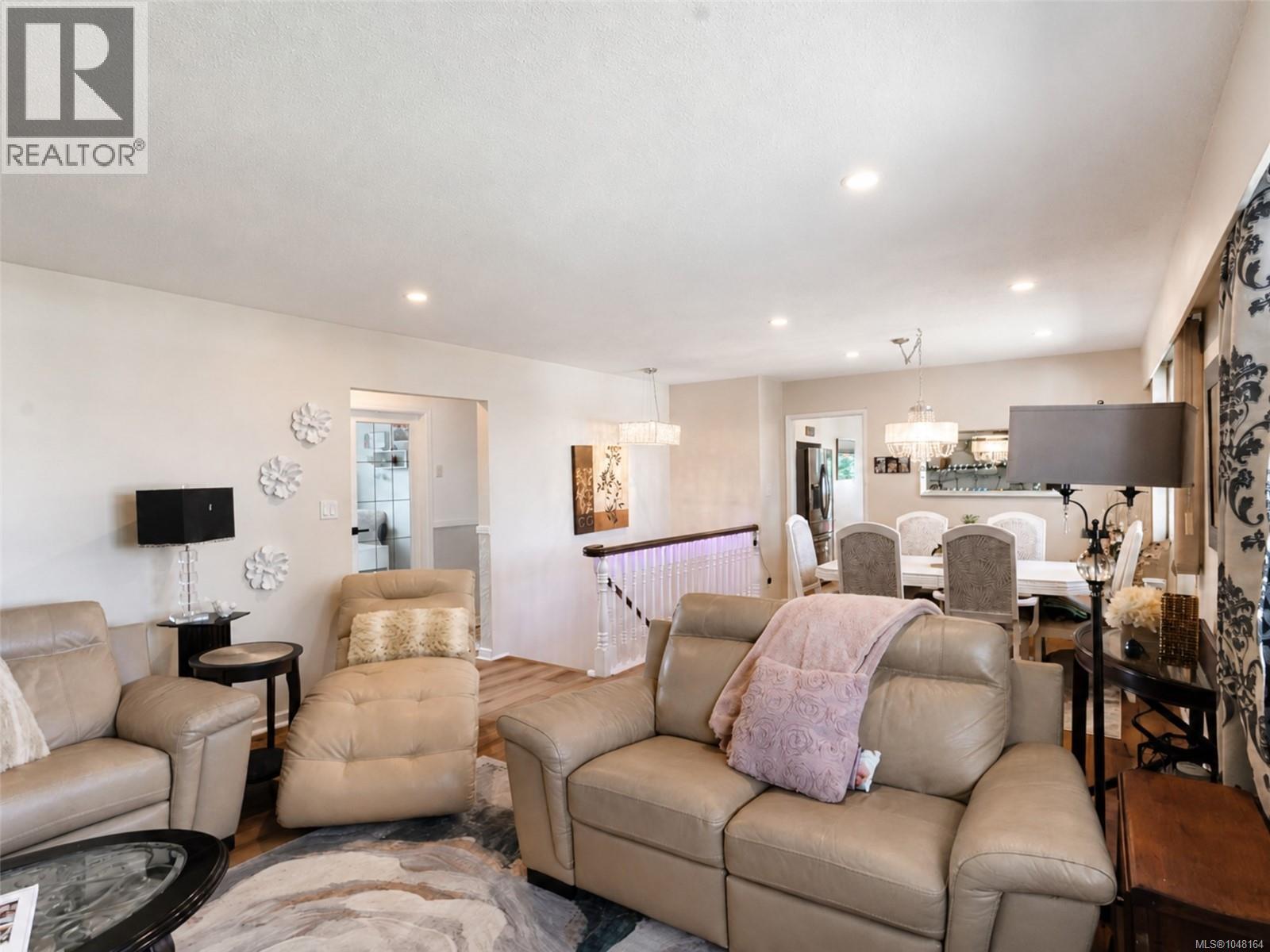 904 Rankin Rd, Esquimalt, British Columbia  V9A 6V6 - Photo 14 - 1048164