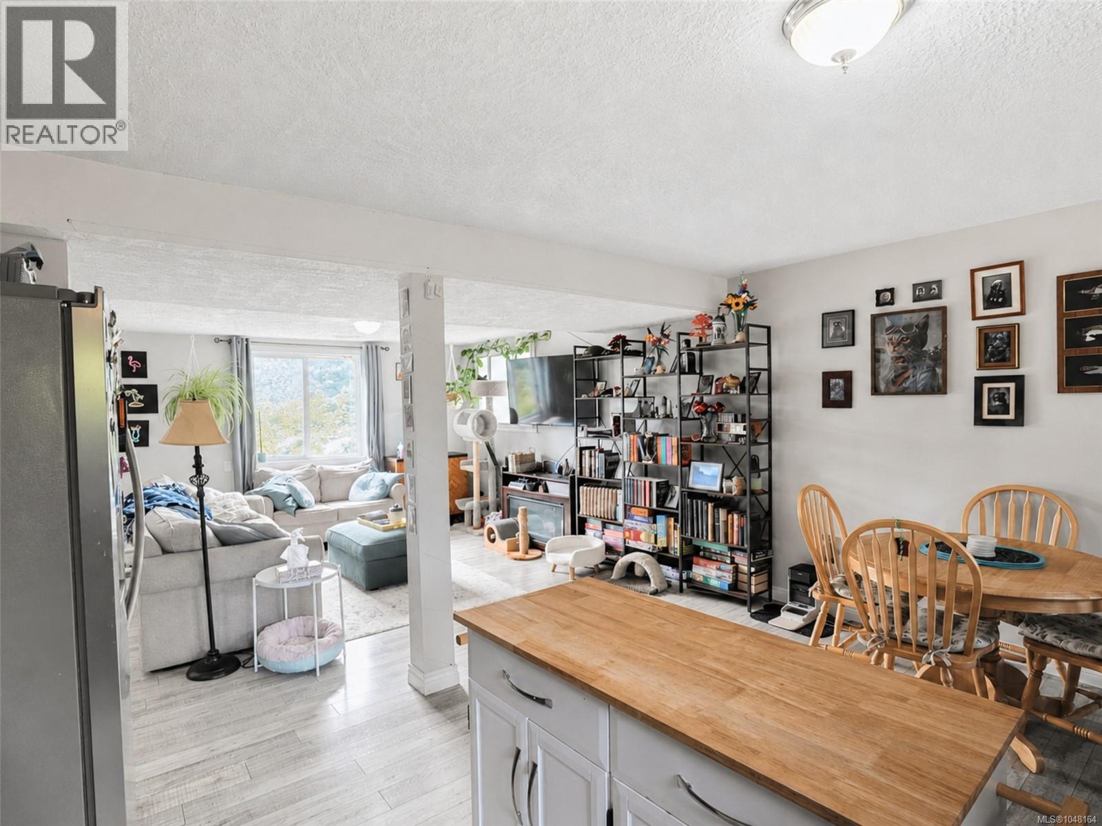 904 Rankin Rd, Esquimalt, British Columbia  V9A 6V6 - Photo 30 - 1048164