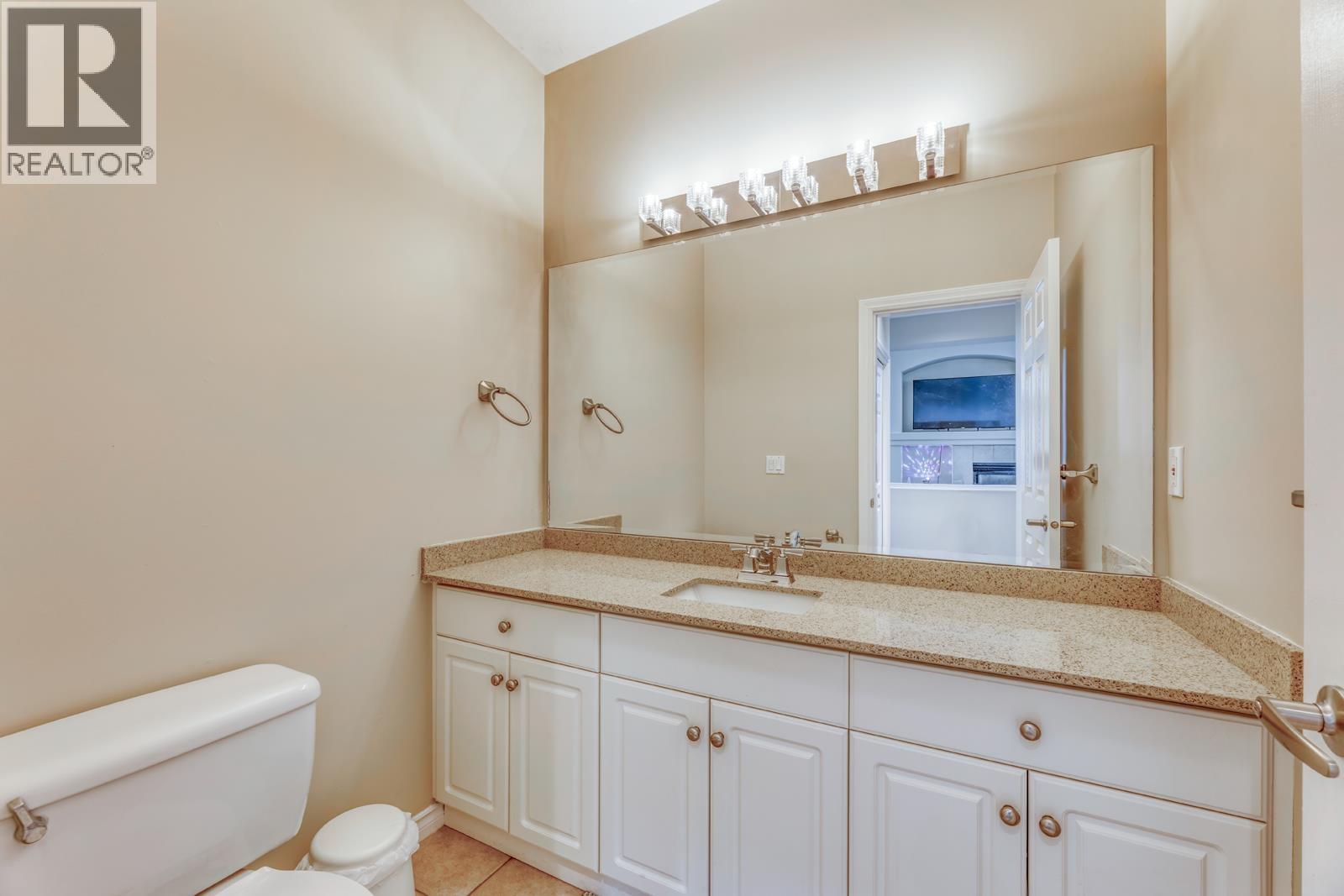 2015 Parkway Boulevard, Coquitlam, British Columbia  V3E 3J8 - Photo 17 - R3160093