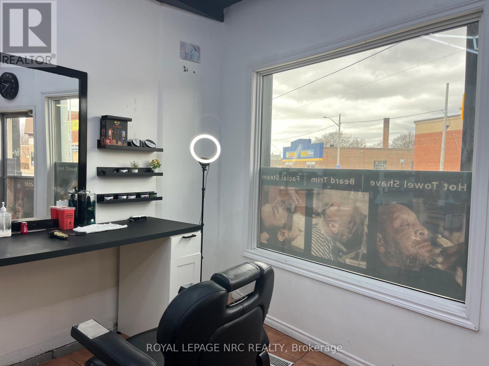 Unit# B - 90 Niagara Street, St. Catharines, Ontario  L2R 4L1 - Photo 4 - X13738246