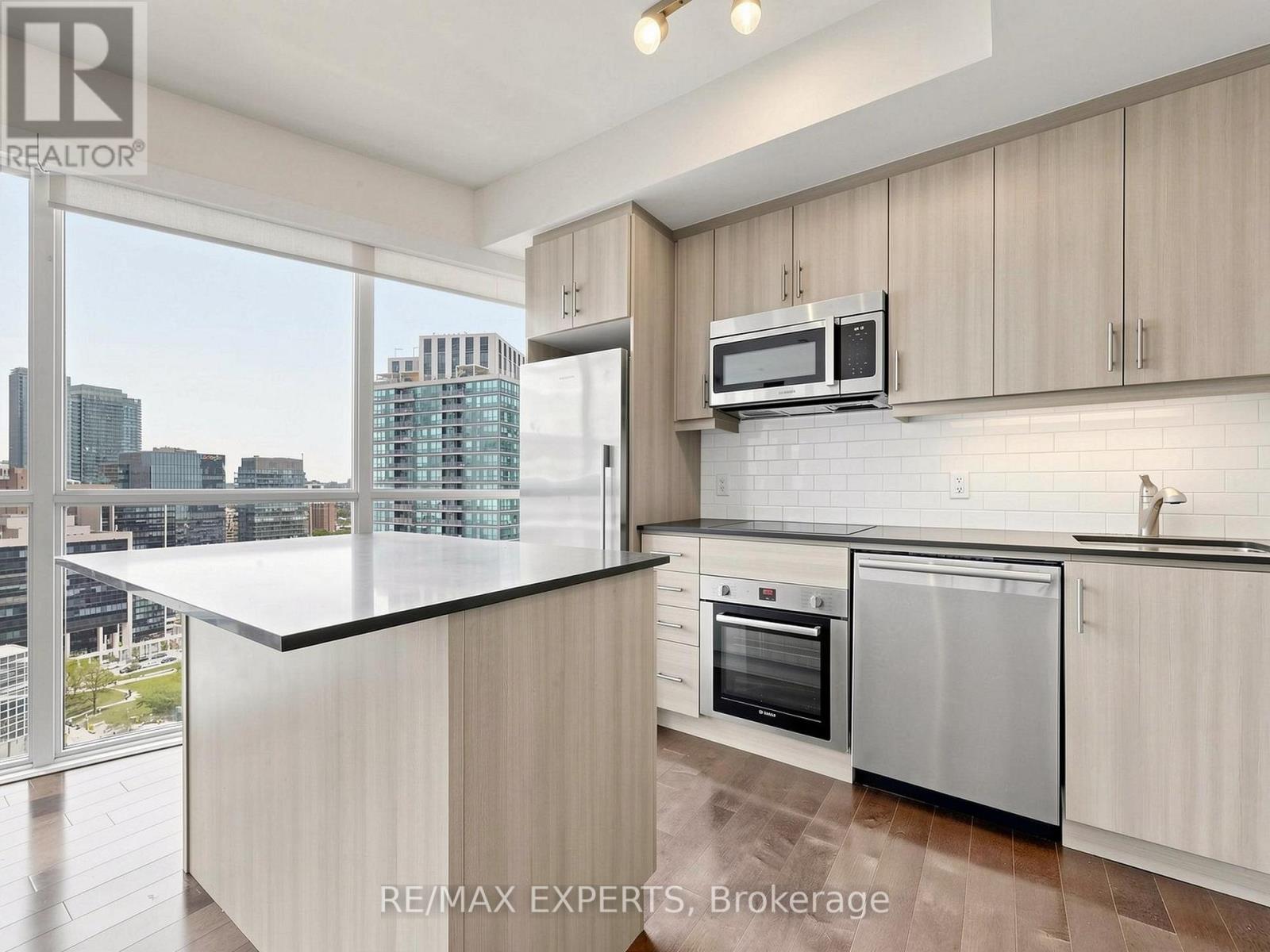 2305 - 1 The Esplanade Drive, Toronto, Ontario  M5E 0A8 - Photo 17 - C13738256
