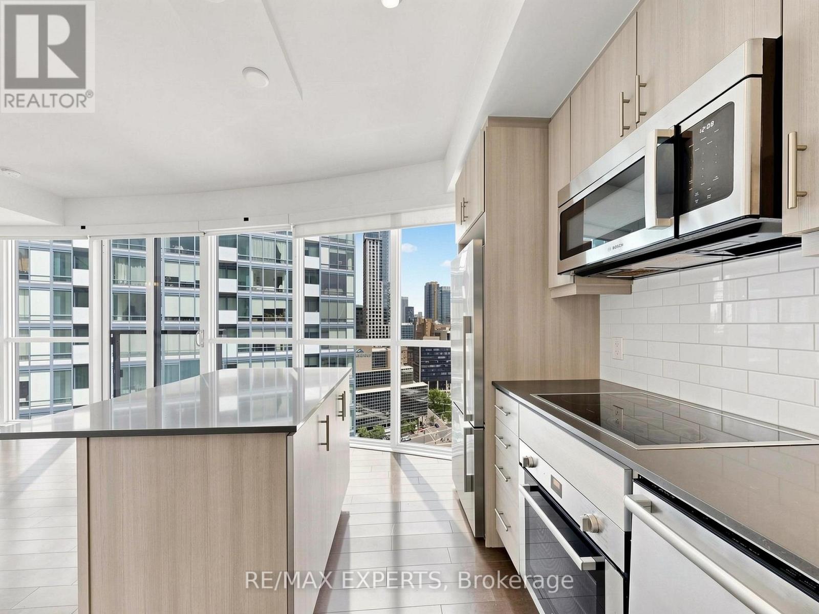 2305 - 1 The Esplanade Drive, Toronto, Ontario  M5E 0A8 - Photo 18 - C13738256