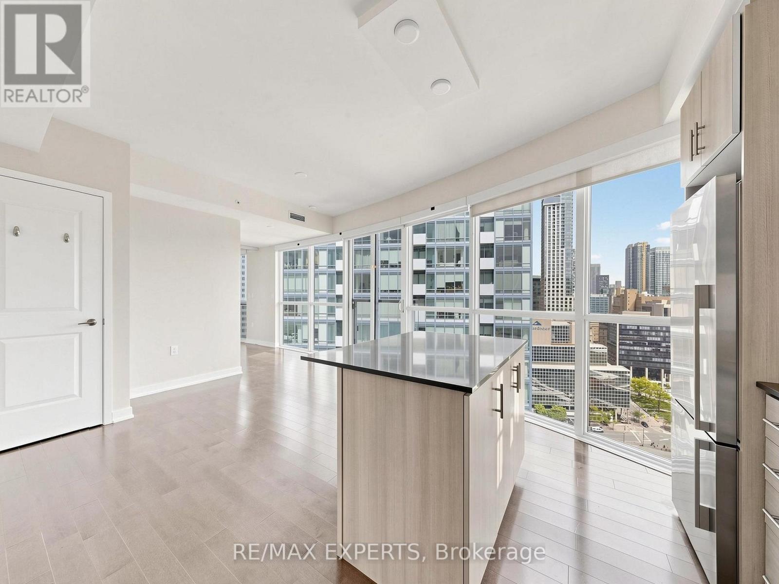 2305 - 1 The Esplanade Drive, Toronto, Ontario  M5E 0A8 - Photo 8 - C13738256