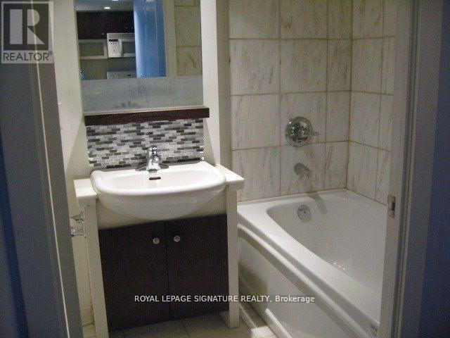 1601 - 8 York Street, Toronto, Ontario  M5J 2Y2 - Photo 10 - C13738266