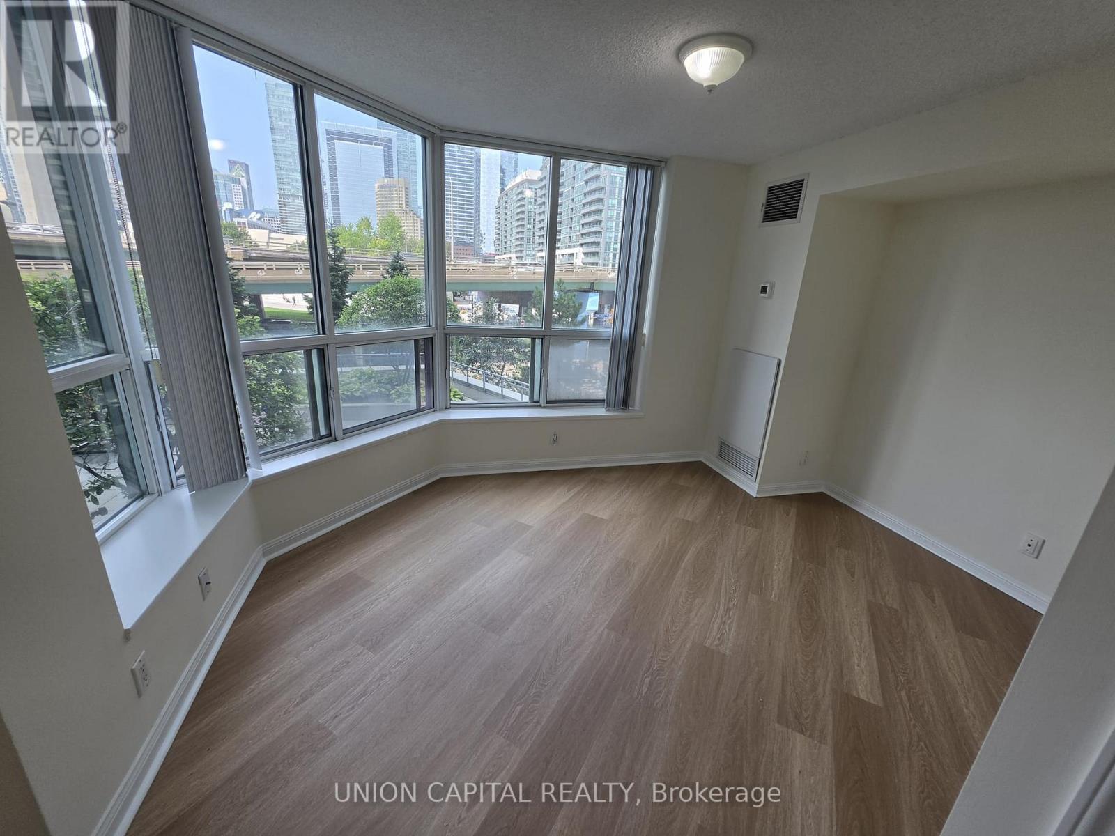302 - 228 Queens Quay W, Toronto, Ontario  M5J 2X1 - Photo 11 - C13738274