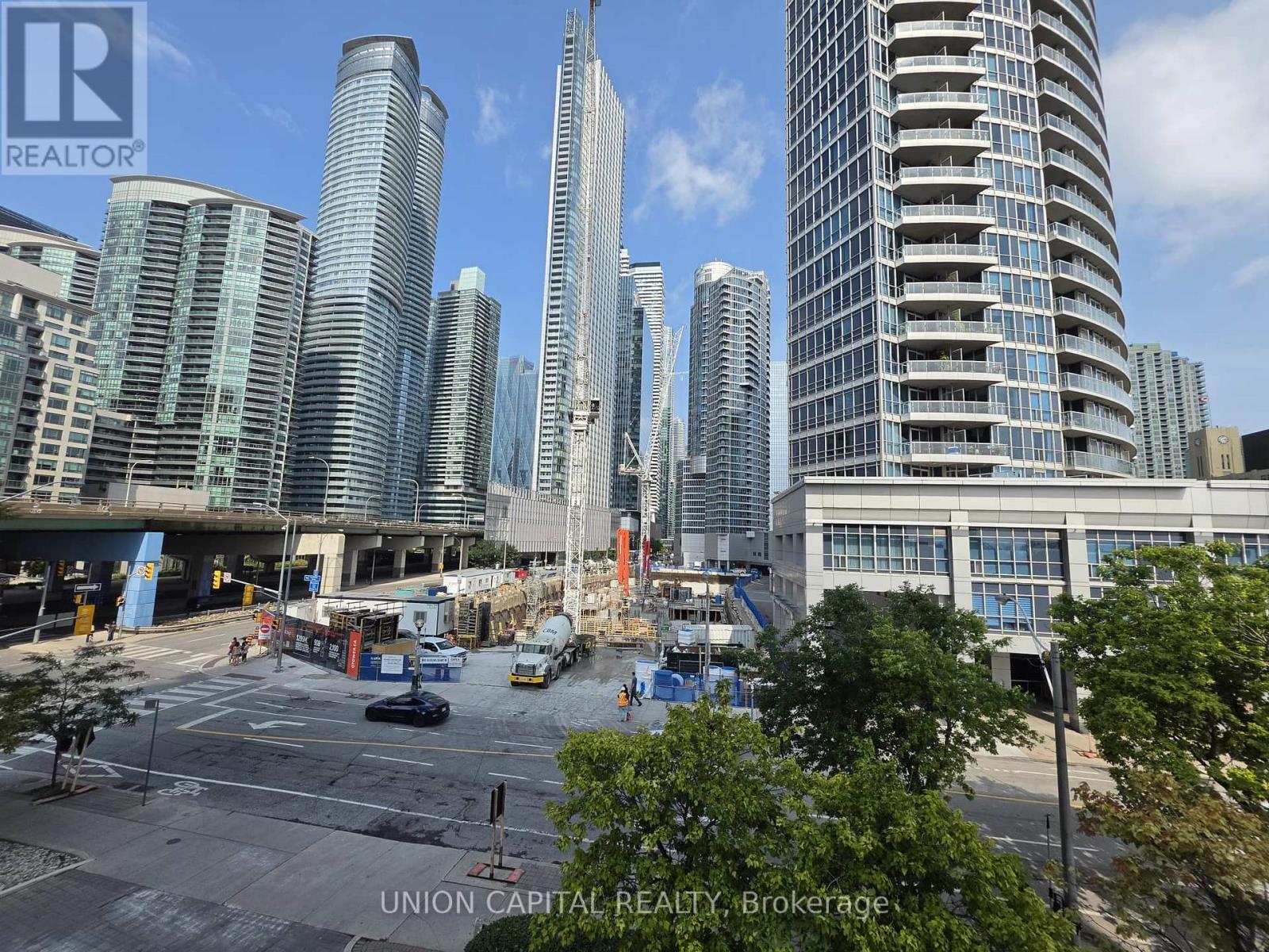 302 - 228 Queens Quay W, Toronto, Ontario  M5J 2X1 - Photo 2 - C13738274