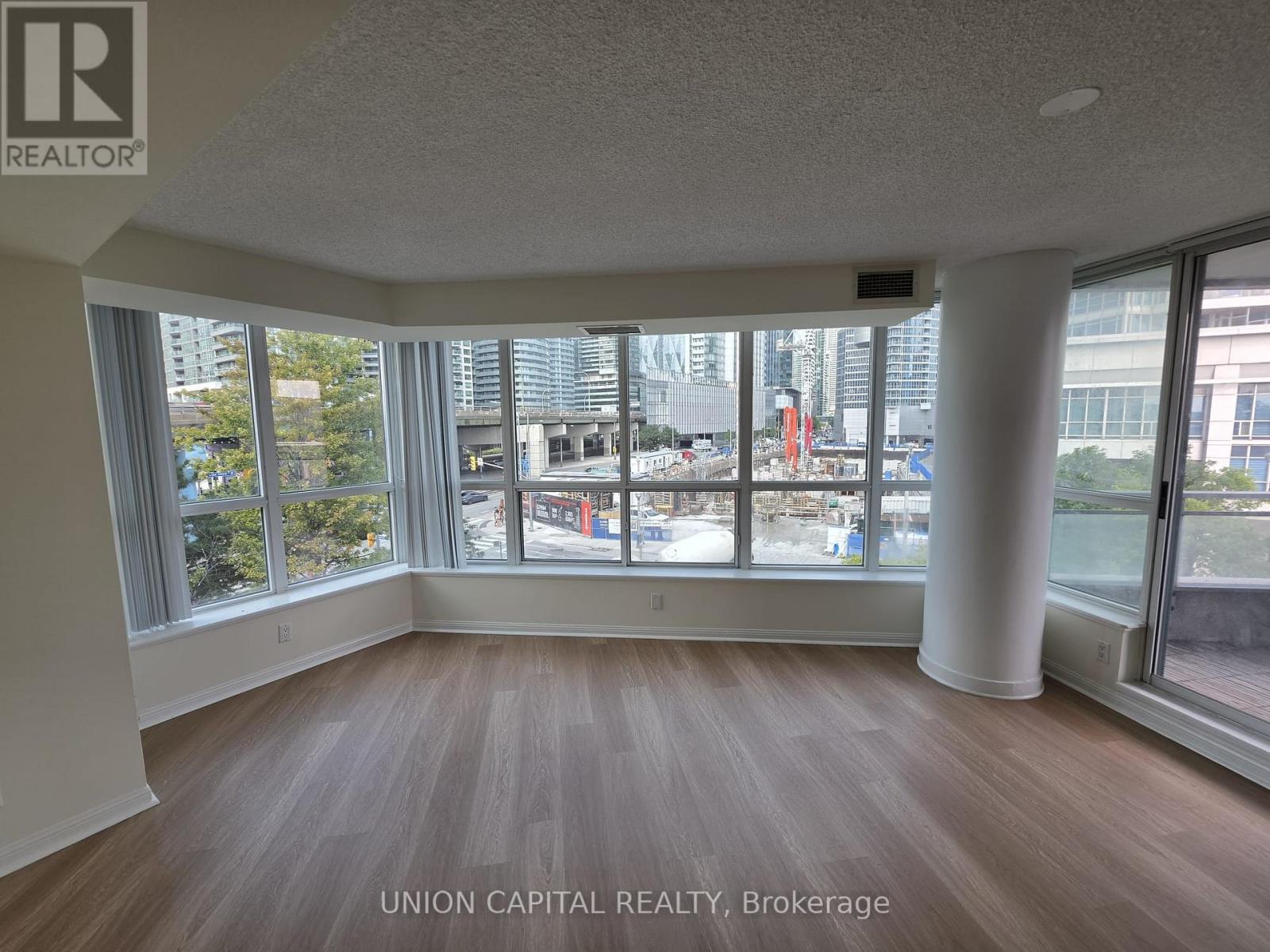 302 - 228 Queens Quay W, Toronto, Ontario  M5J 2X1 - Photo 3 - C13738274