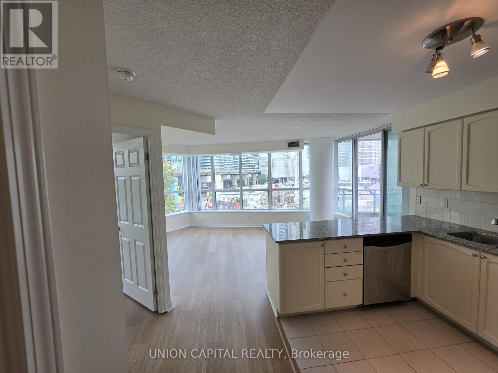 302 - 228 Queens Quay W, Toronto, Ontario  M5J 2X1 - Photo 5 - C13738274