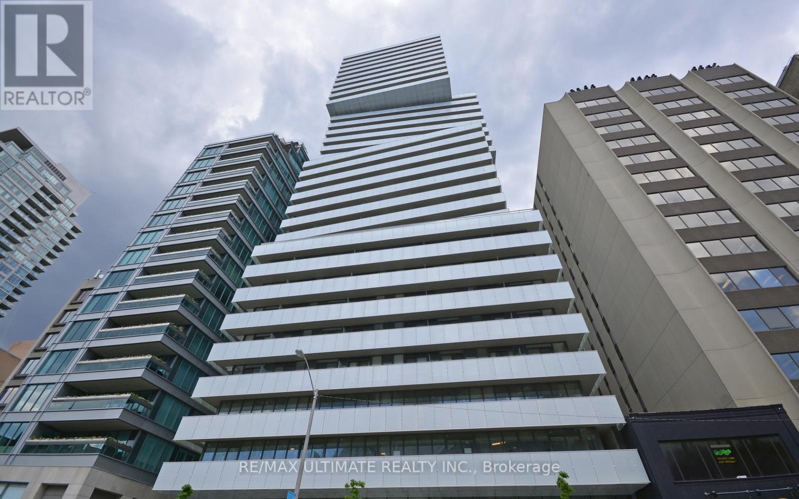 803 - 200 Bloor Street W, Toronto, Ontario  M5S 1T8 - Photo 1 - C13738280