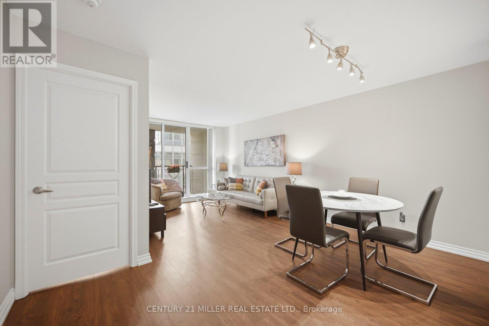 -12 - 140 Simcoe Road, Toronto, Ontario  M5H 4E9 - Photo 11 - C13738330