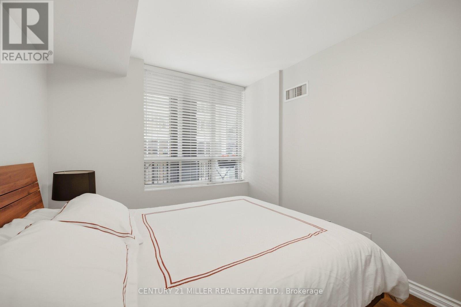 -12 - 140 Simcoe Road, Toronto, Ontario  M5H 4E9 - Photo 20 - C13738330