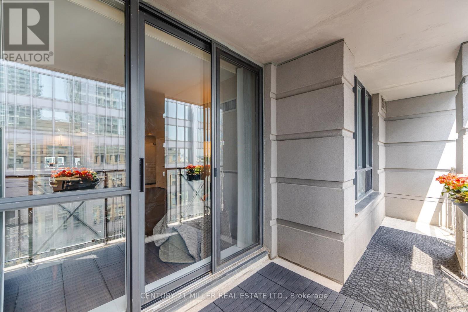 -12 - 140 Simcoe Road, Toronto, Ontario  M5H 4E9 - Photo 27 - C13738330