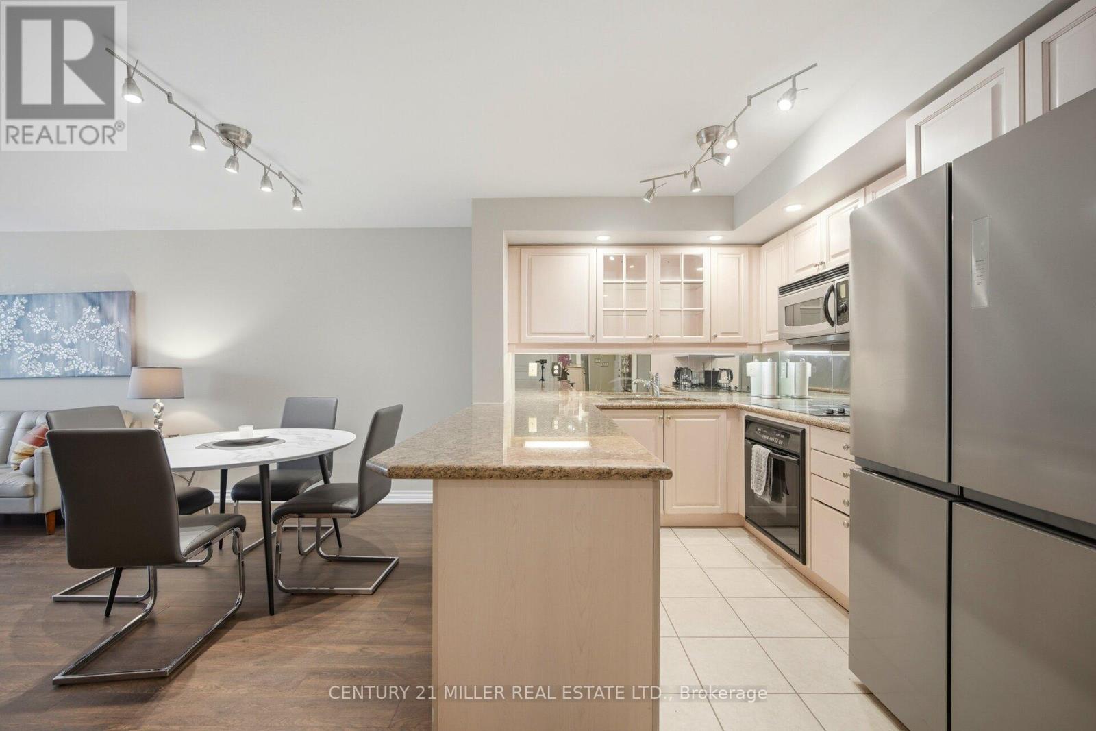 -12 - 140 Simcoe Road, Toronto, Ontario  M5H 4E9 - Photo 7 - C13738330