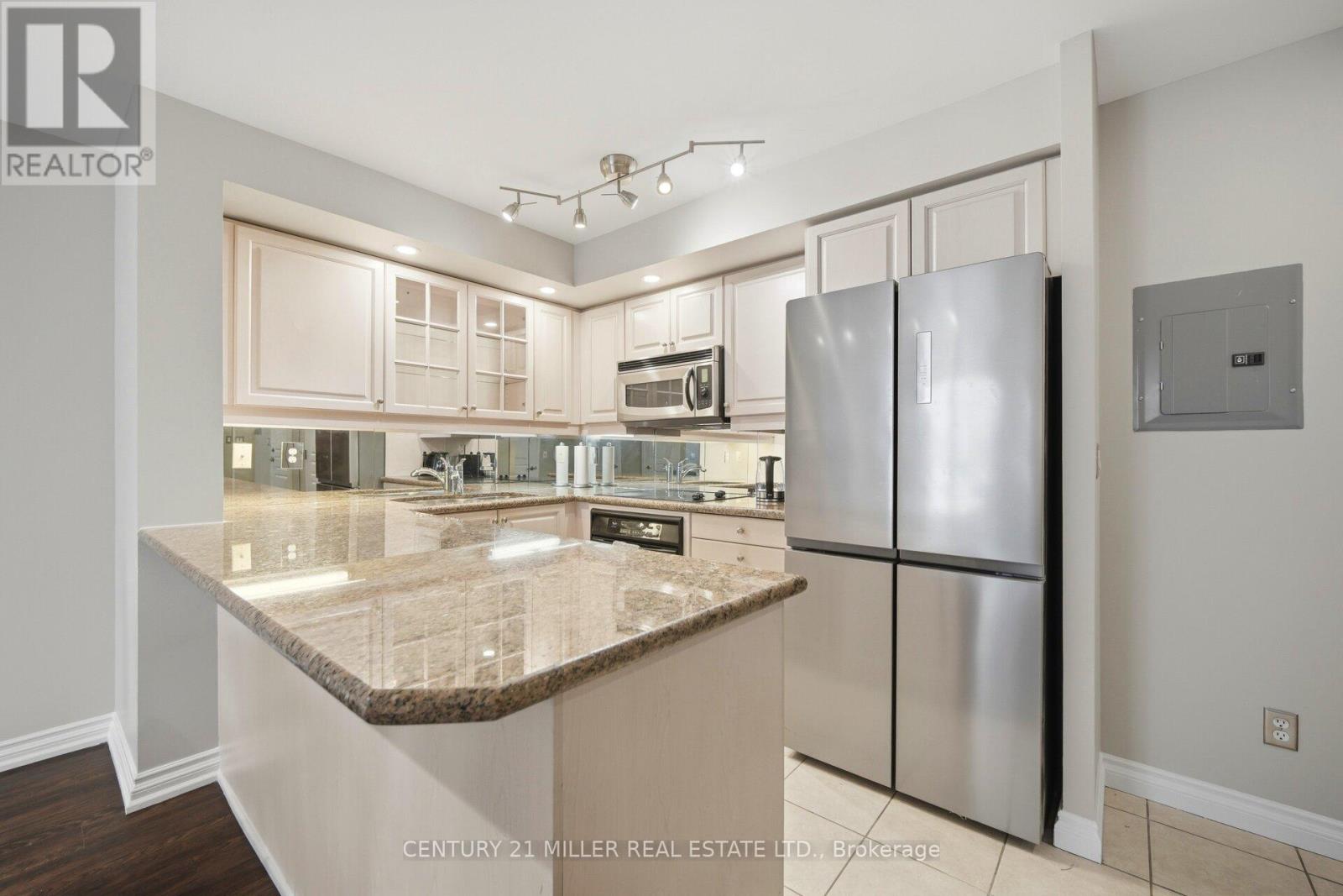 -12 - 140 Simcoe Road, Toronto, Ontario  M5H 4E9 - Photo 8 - C13738330