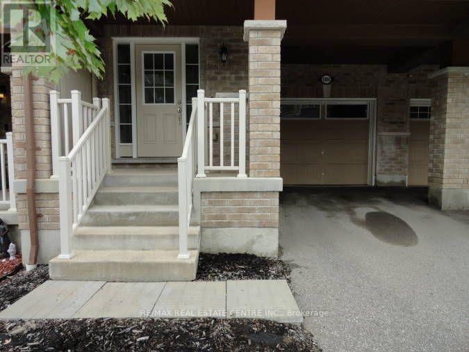 1084 Silk Street, Pickering, Ontario  L1X 0E8 - Photo 2 - E13738172