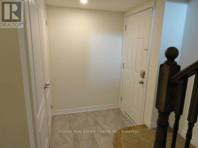 1084 Silk Street, Pickering, Ontario  L1X 0E8 - Photo 6 - E13738172