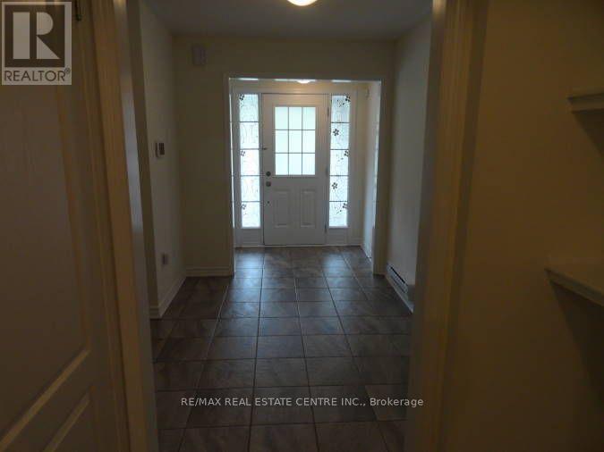 1084 Silk Street, Pickering, Ontario  L1X 0E8 - Photo 7 - E13738172