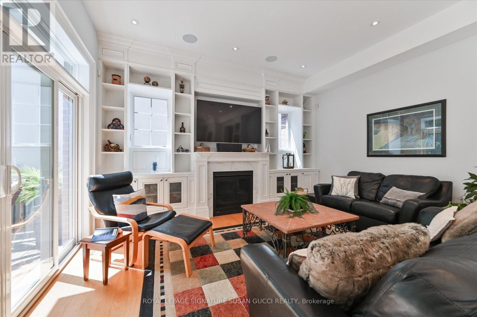 49 Ferris Road, Toronto, Ontario  M4B 1G2 - Photo 11 - E13738276