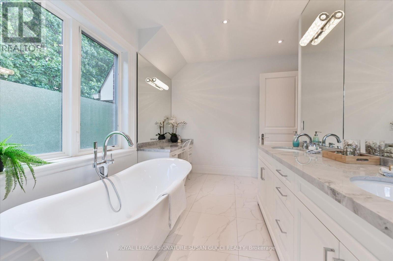 49 Ferris Road, Toronto, Ontario  M4B 1G2 - Photo 28 - E13738276