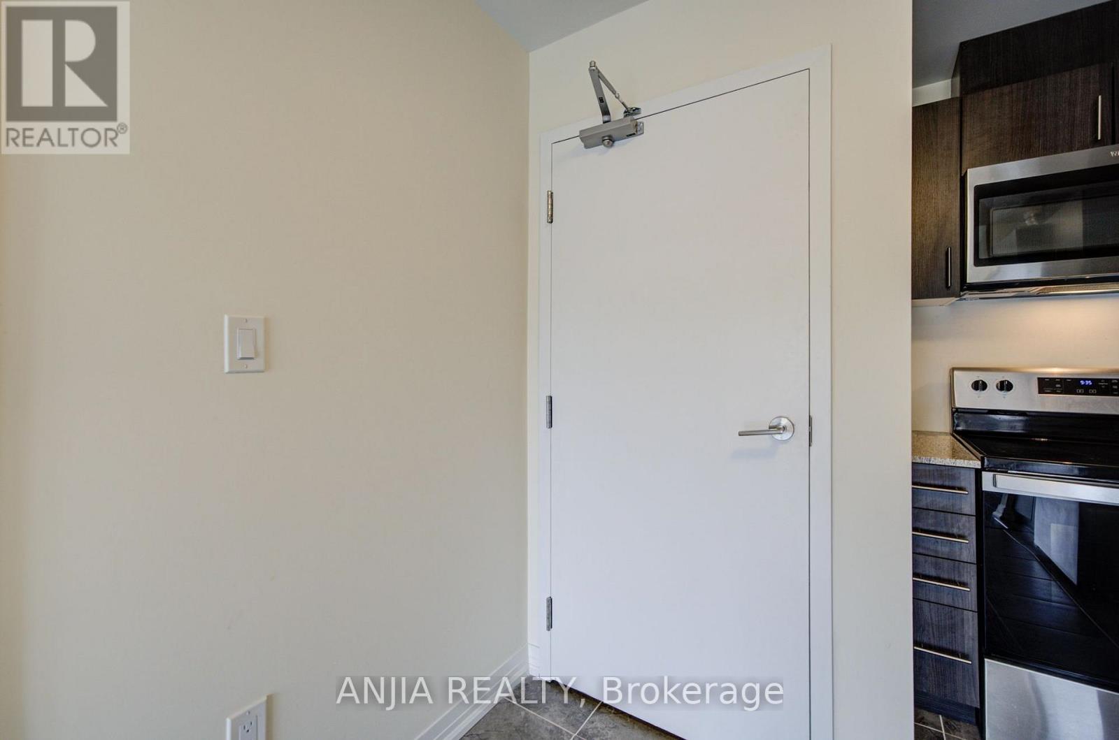 21 - 235 Mclevin Avenue, Toronto, Ontario  M1B 0E8 - Photo 4 - E13738348