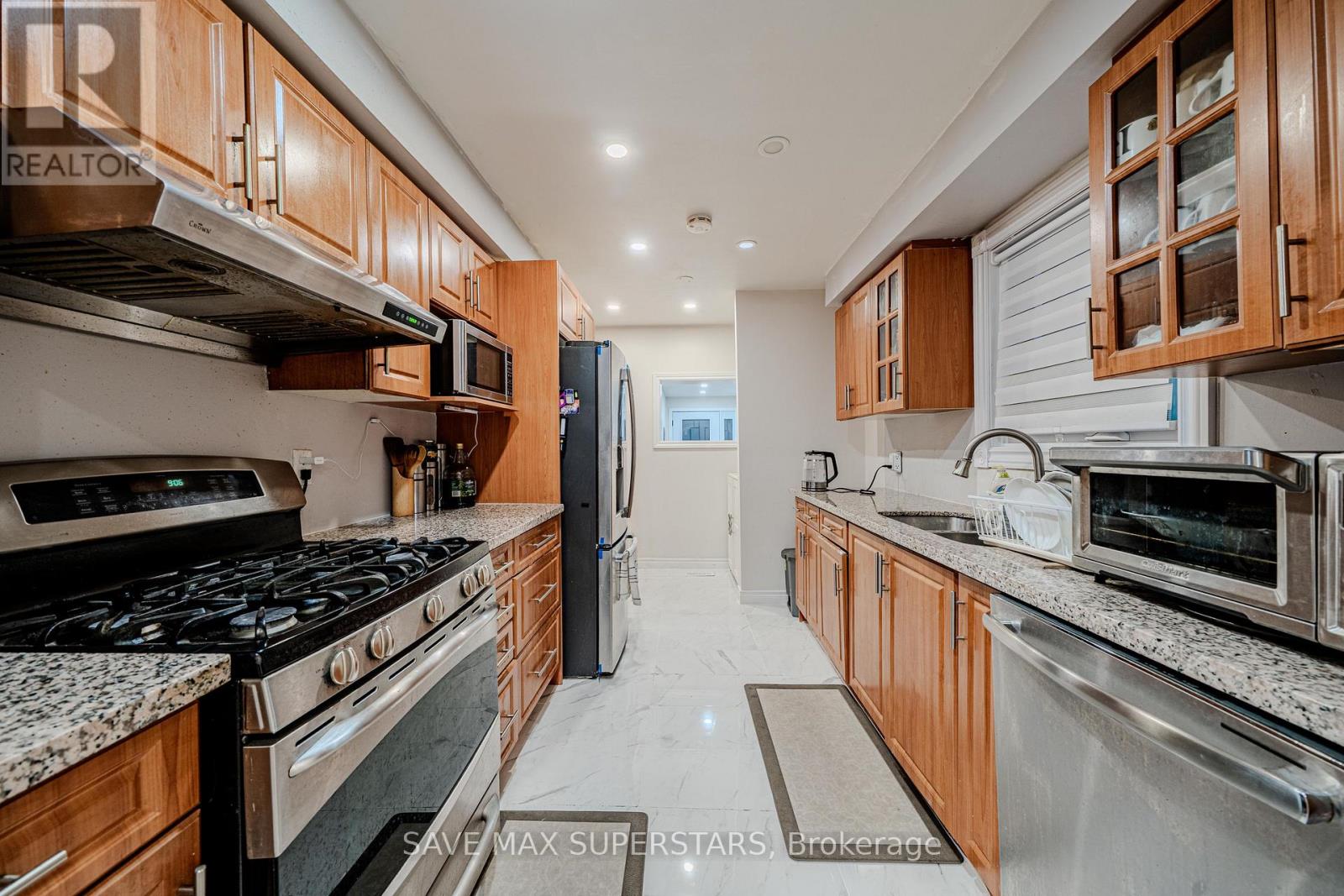 1679 Portland Court, Pickering, Ontario  L1V 5L5 - Photo 19 - E13738354