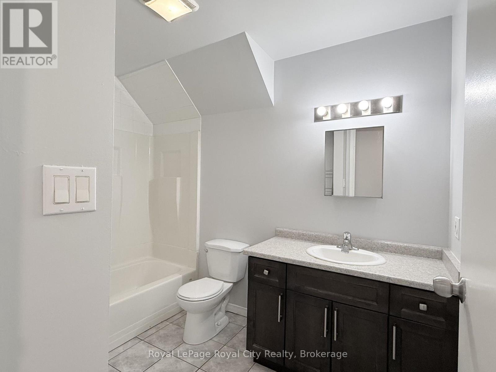 #2 - 116 Wyndham Street N, Guelph, Ontario  N1H 4E8 - Photo 10 - X13738286
