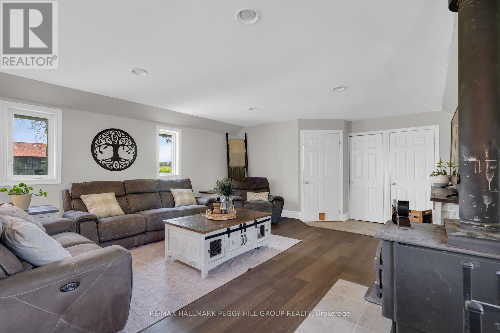 4295 Horseshoe Valley Road W, Springwater, Ontario  L9X 1G1 - Photo 4 - S13738196