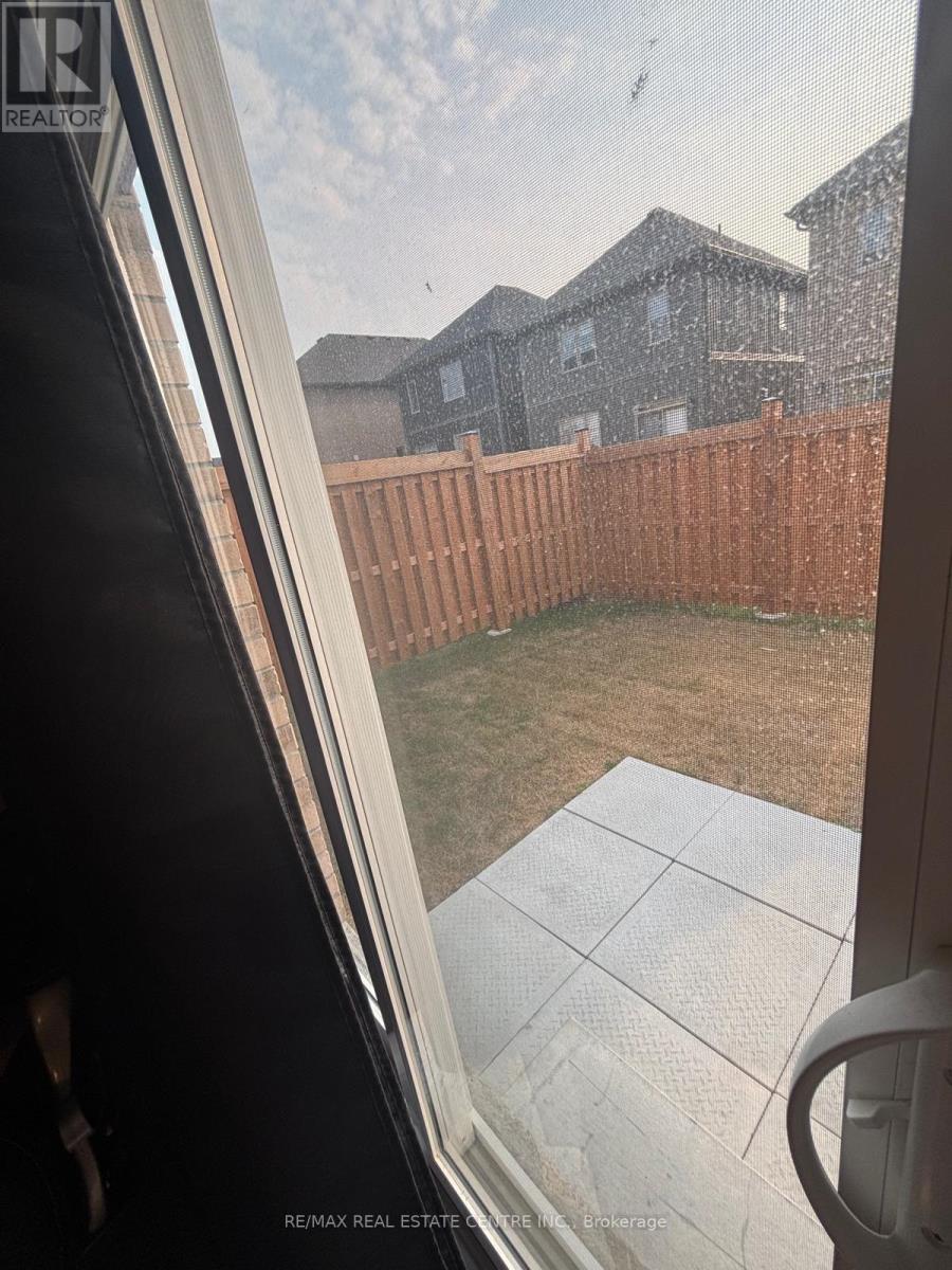 9 Hay Lane, Barrie, Ontario  L9J 0C2 - Photo 17 - S13738208