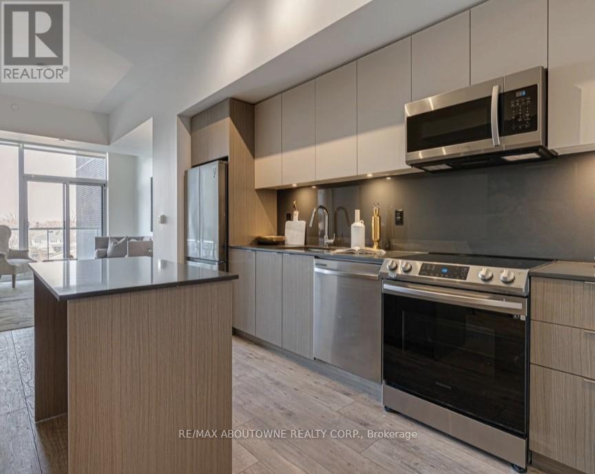B0614 - 133 Bronte Road, Oakville, Ontario L6L 3C1 - Photo 5 - W13733410