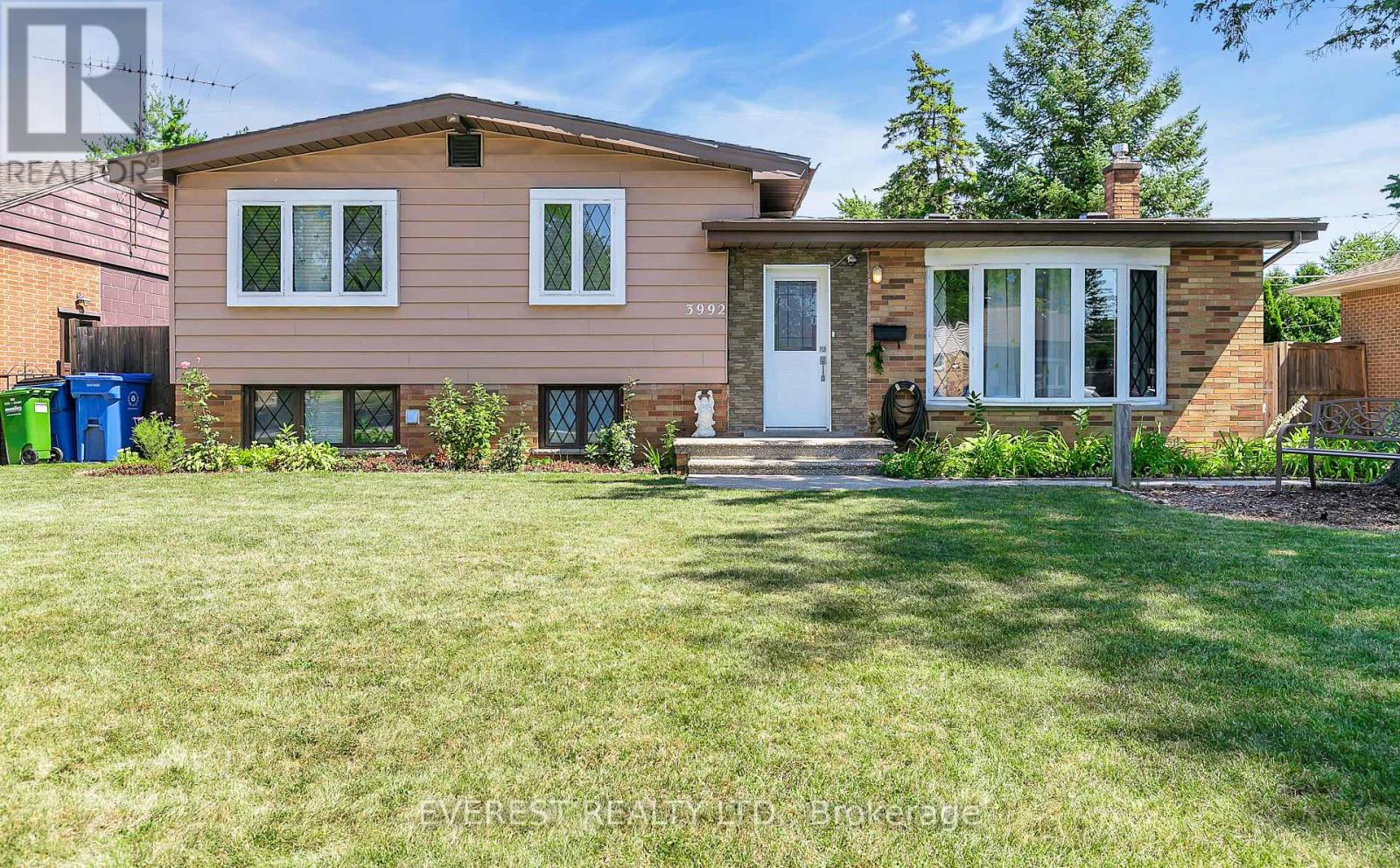 3992 LONGFELLOW AVENUE, Windsor, Ontario