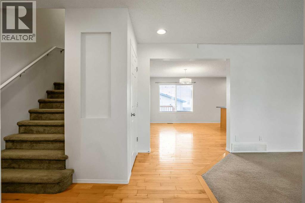 179 Prestwick Drive SE, Calgary, Alberta T2Z 4E2 - Photo 9 - A2333540