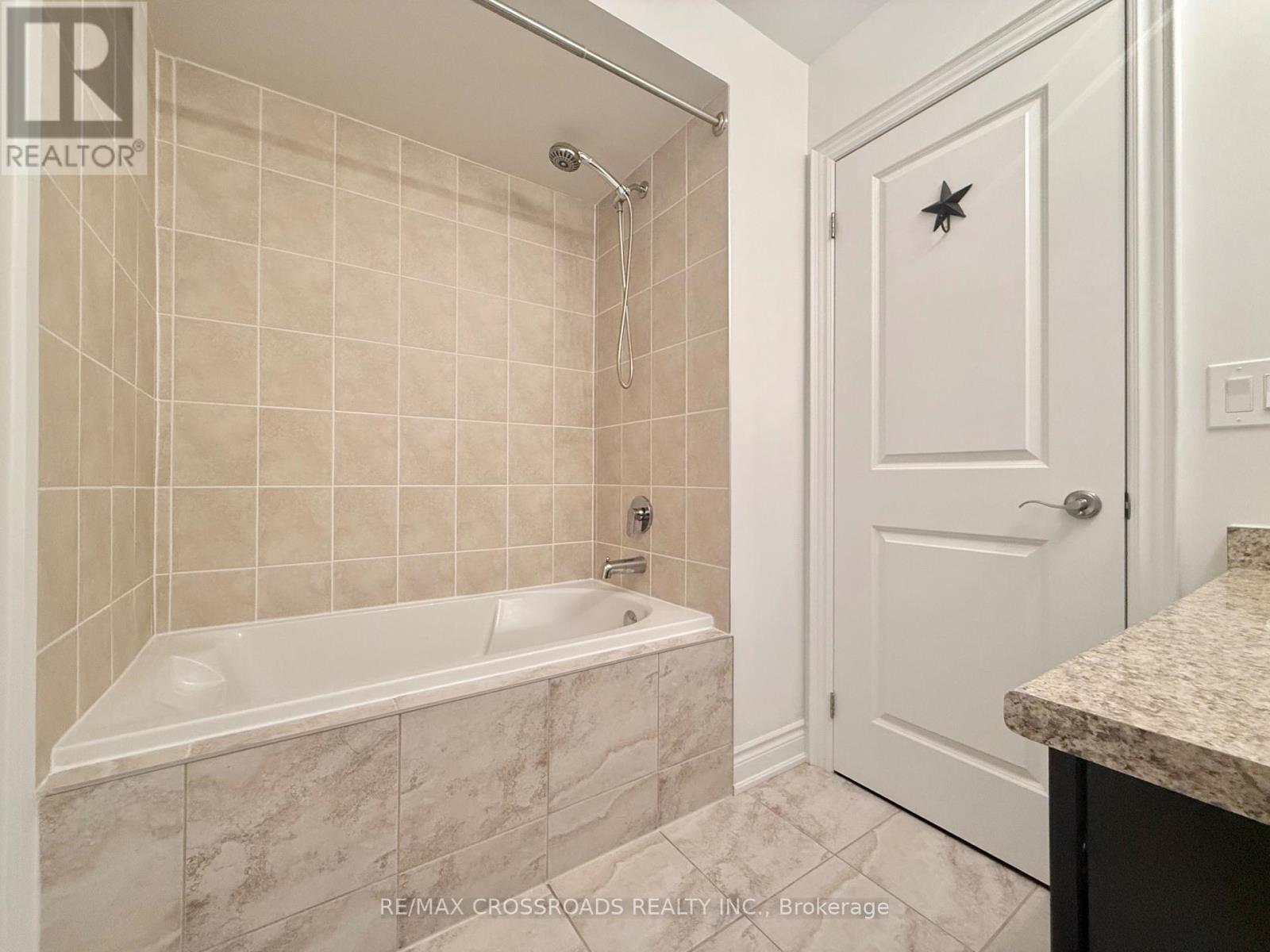 347 Luck Court, Newmarket, Ontario  L3X 0J5 - Photo 25 - N13734264
